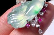 揭秘玻璃种翡翠：东方美玉的魅力与传奇
